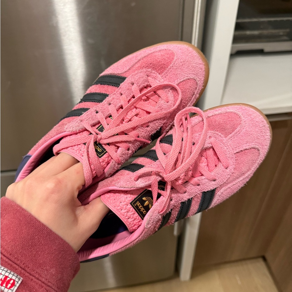 Adidas gazelle pink sneakers